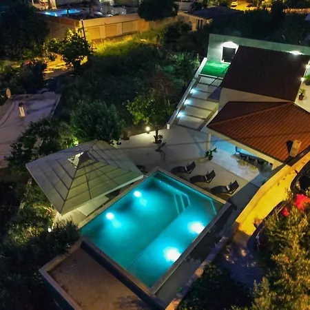 Villa Prestigious Seaside Luxury With Pool Split