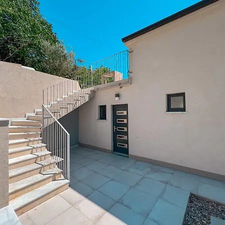 Prestigious Seaside Luxury With Pool * Split